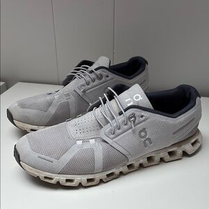 On Cloud Men's Gray Running Shoes